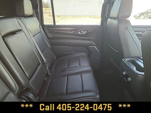 Used 2021 GMC Yukon XL Denali w/ Denali Premium Package image 29