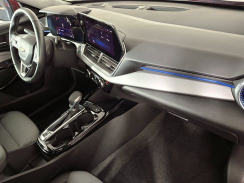 Used 2024 Chevrolet Trax LT w/ Driver Confidence Package image 33