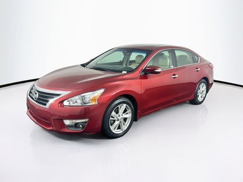 Used 2013 Nissan Altima 2.5 SL w/ 2.5 Moonroof Pkg FWD image 3