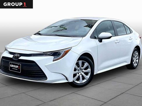 Used 2025 Toyota Corolla LE FWD image 1