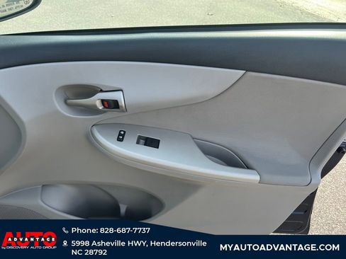 Used 2013 Toyota Corolla LE image 30