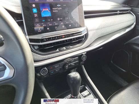 Used 2023 Jeep Compass Latitude image 18