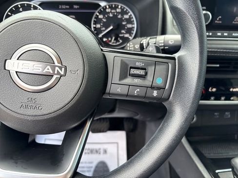 Used 2023 Nissan Rogue SV image 45