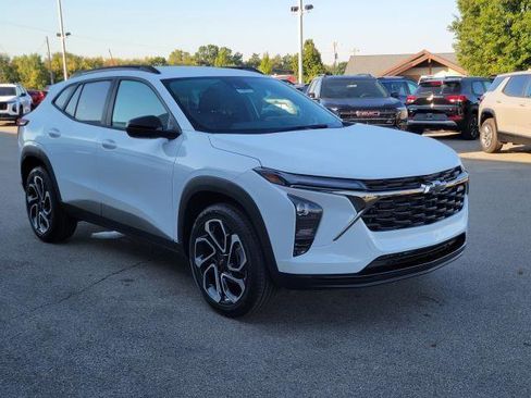 New 2026 Chevrolet Trax RS w/ Driver Confidence Package image 2