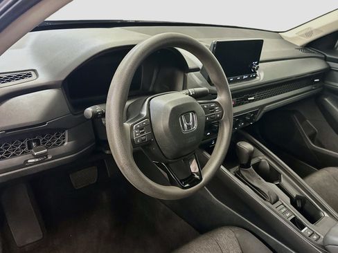 Used 2025 Honda Accord SE image 18