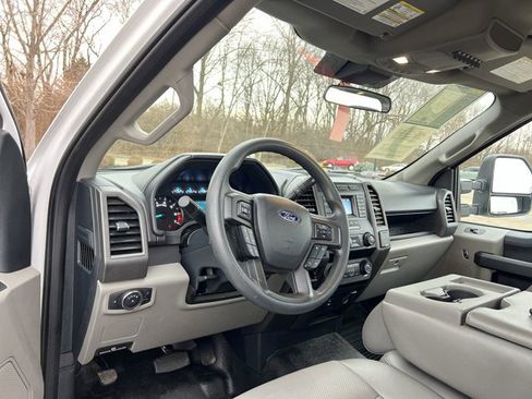 Used 2022 Ford F350 XL w/ Power Equipment Group image 10