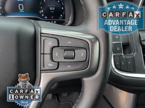 Used 2024 Chevrolet Suburban LT RWD image 22
