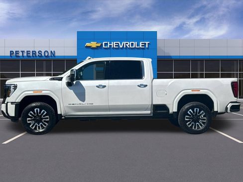 Certified 2024 GMC Sierra 3500 Denali Ultimate AWD/4WD image 7