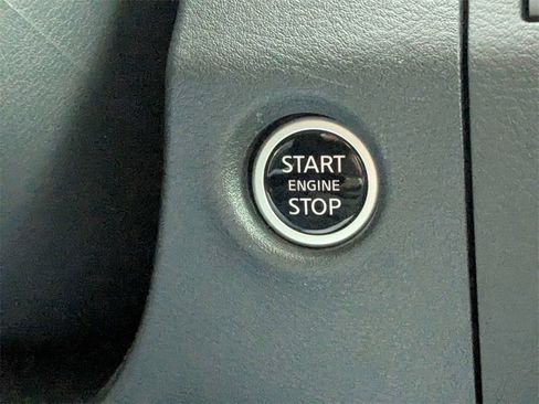 Certified 2025 Nissan Frontier SV w/ Tow Package image 31