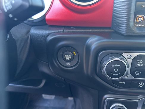 Used 2020 Jeep Gladiator Rubicon image 10