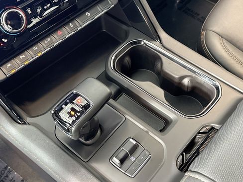 Used 2025 GMC Sierra 1500 AT4 image 16