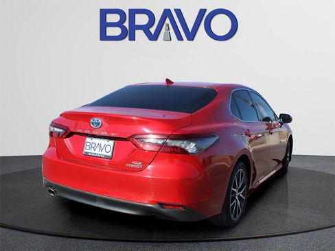 Used 2024 Toyota Camry XLE image 5