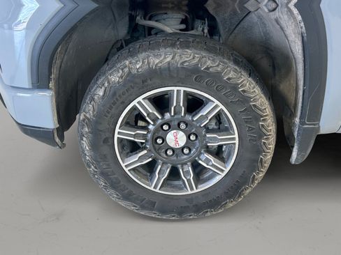 Used 2024 GMC Sierra 1500 AT4 w/ Technology Package AWD/4WD image 6