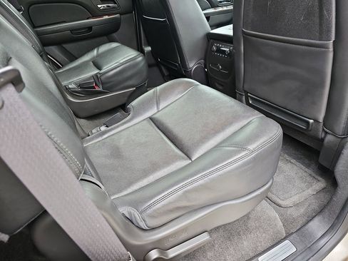 Used 2013 Chevrolet Tahoe LTZ AWD/4WD image 14