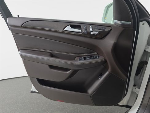 Used 2018 Mercedes-Benz GLE 350 4MATIC image 30