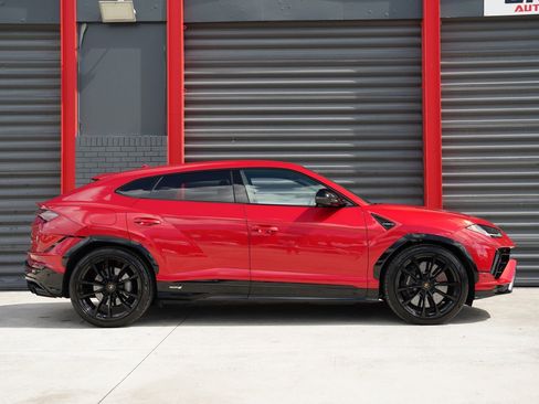Used 2023 Lamborghini Urus S image 12