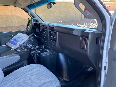 Used 2021 Chevrolet Express 2500 RWD image 39