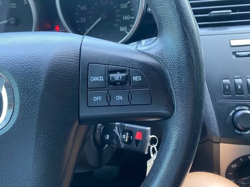 Used 2010 MAZDA MAZDA3 i Touring FWD image 19