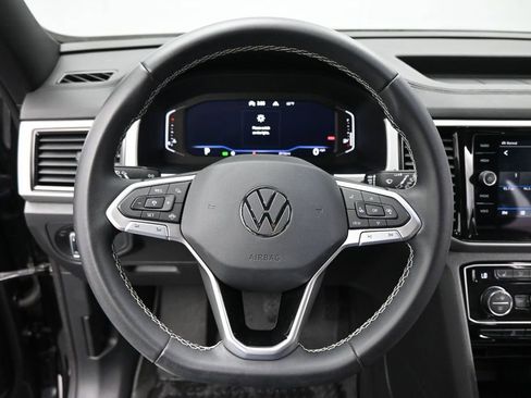 Used 2023 Volkswagen Atlas Cross Sport SE w/ Black Wheel Package AWD/4WD image 11