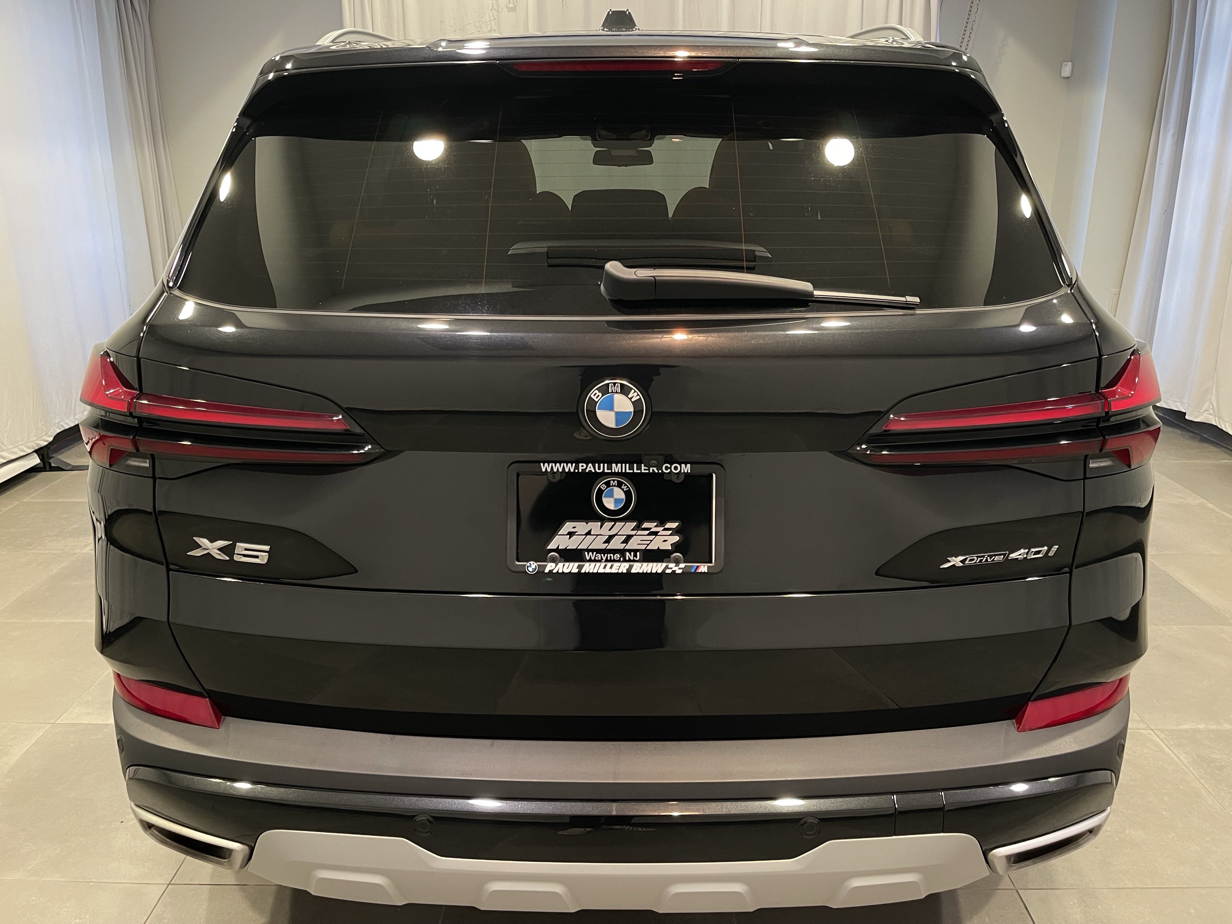 Certified 2024 BMW X5 xDrive40i w/ Parking Assistance Package AWD/4WD image 5