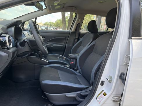 Used 2025 Nissan Versa SV FWD image 22