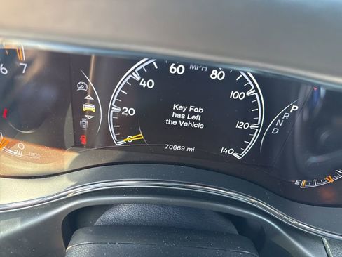 Used 2021 Jeep Grand Cherokee Laredo X AWD/4WD image 17