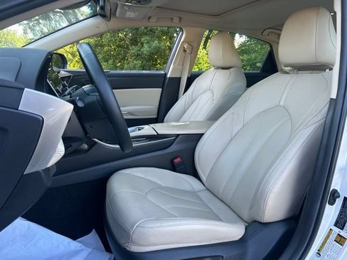 Used 2021 Toyota Avalon XLE w/ Moonroof Package FWD image 17