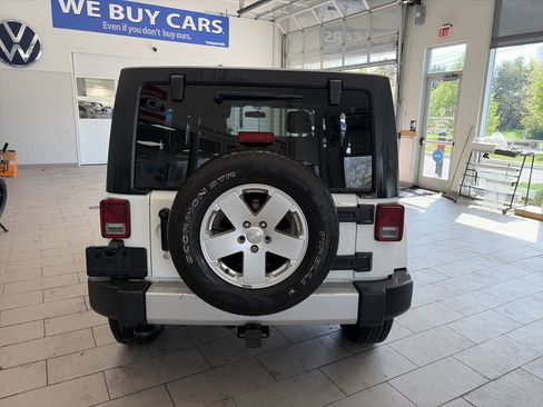 Used 2012 Jeep Wrangler Unlimited Sahara w/ Connectivity Group image 6