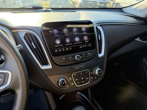 Used 2024 Chevrolet Malibu LT image 19