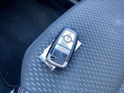 Used 2025 Ford Escape ST-Line AWD/4WD image 11