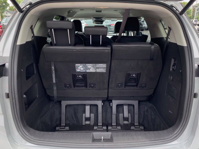 Used 2023 Kia Carnival SX FWD image 9