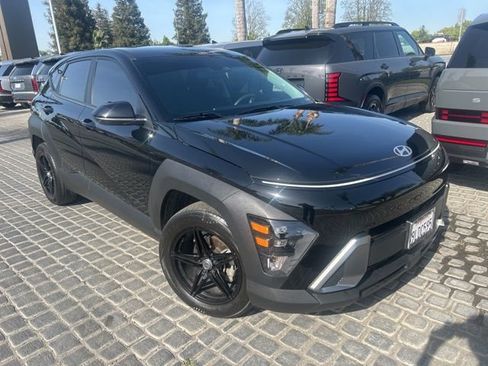 Used 2024 Hyundai Kona SE image 1
