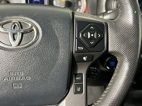 Used 2018 Toyota Tacoma TRD Sport w/ Technology Package AWD/4WD image 19
