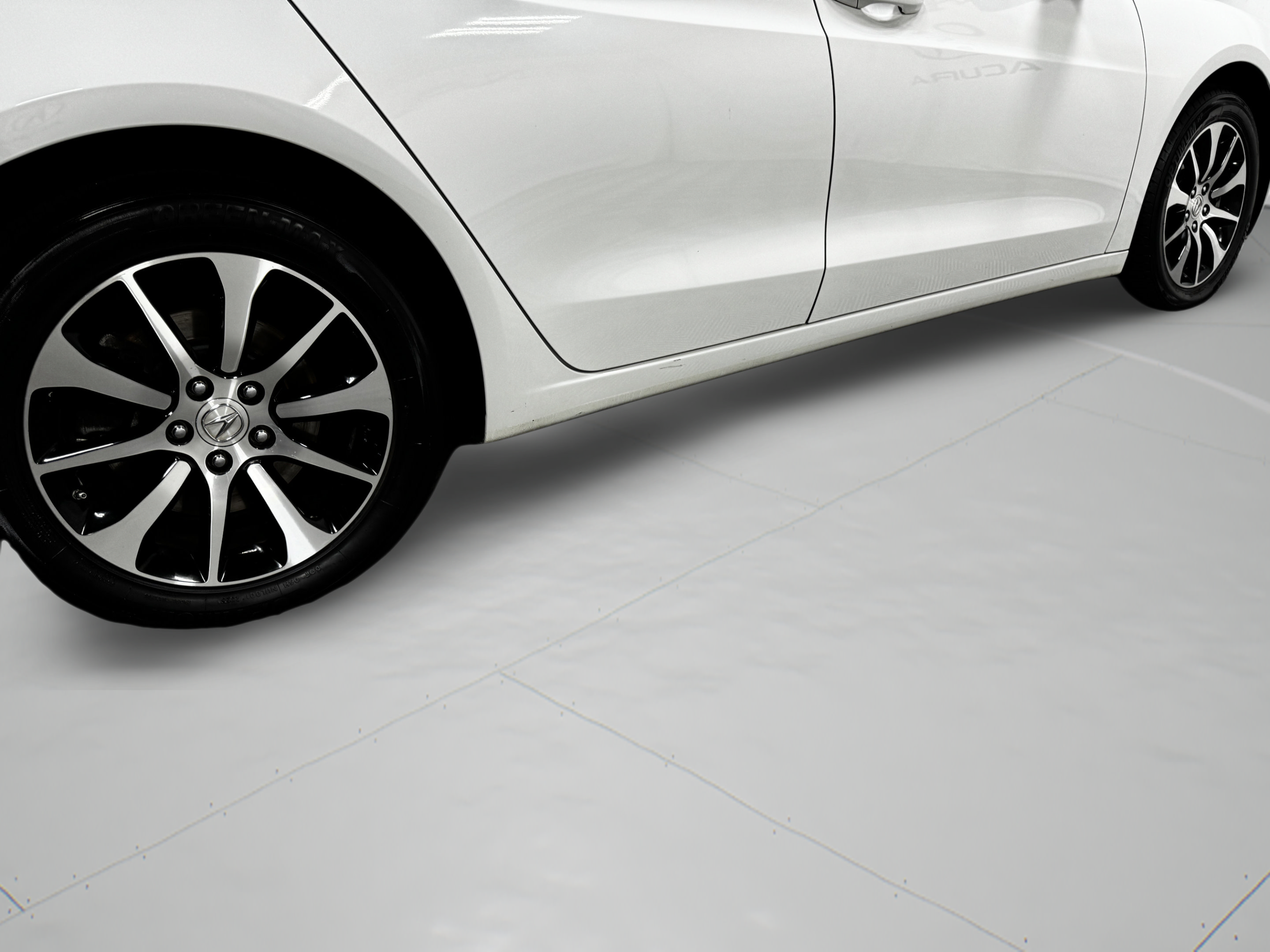 Used 2017 Acura TLX w/ Technology Package FWD image 4