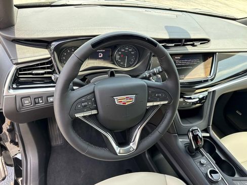 New 2025 Cadillac XT6 Sport w/ Technology Package image 35