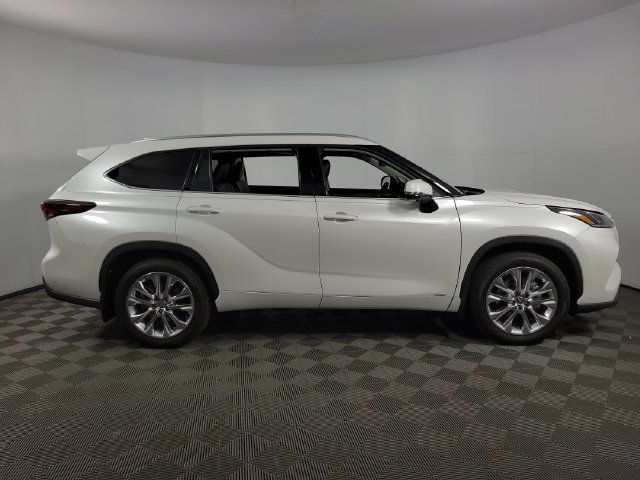 Used 2026 Toyota Highlander Limited AWD/4WD image 10
