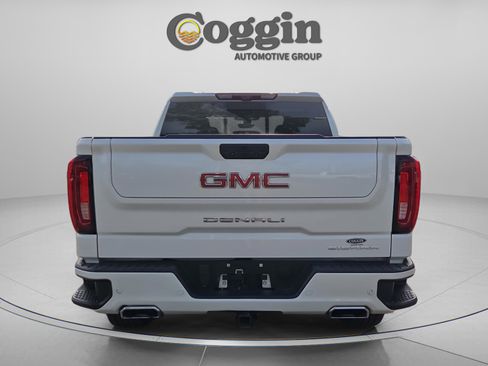 Used 2022 GMC Sierra 1500 Denali w/ Denali Reserve Package AWD/4WD image 4