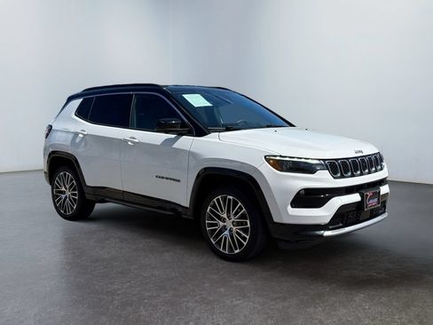 Used 2023 Jeep Compass Limited w/ Elite Group AWD/4WD image 3