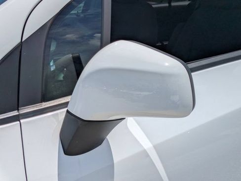 Used 2021 Chevrolet Trax LS w/ Tint and Cruise Package FWD image 12