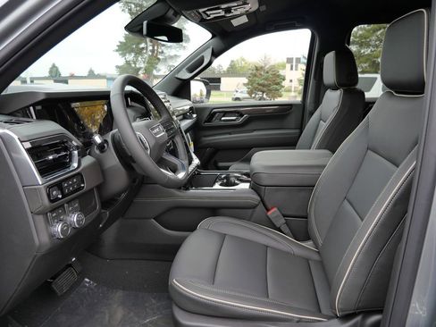 New 2026 GMC Yukon XL Elevation AWD/4WD image 4