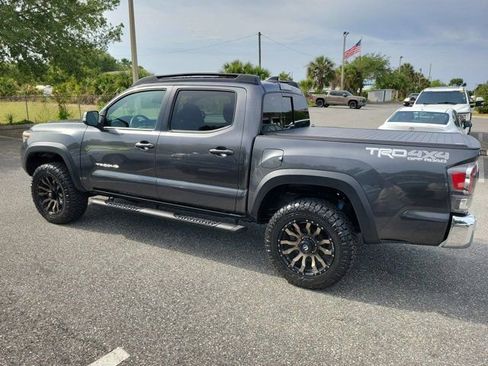 Used 2020 Toyota Tacoma TRD Off-Road AWD/4WD image 13