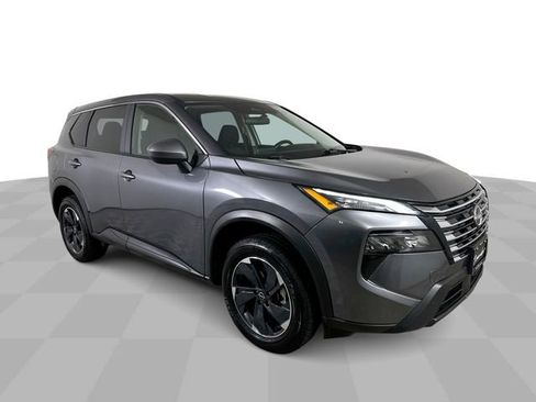 Used 2025 Nissan Rogue SV AWD/4WD image 2