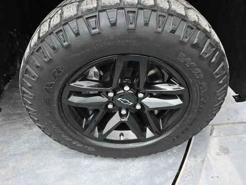 Used 2021 Chevrolet Silverado 1500 Custom Trail Boss AWD/4WD image 28