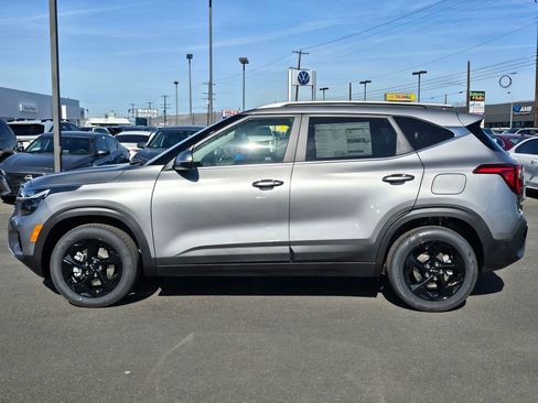 New 2026 Kia Seltos EX image 2