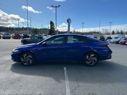 Used 2025 Hyundai Elantra Sport w/ Cargo Package image 5