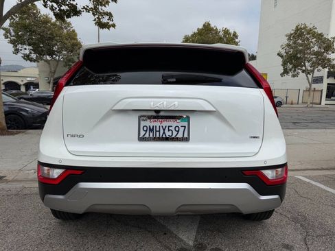 Used 2024 Kia Niro EX FWD image 10