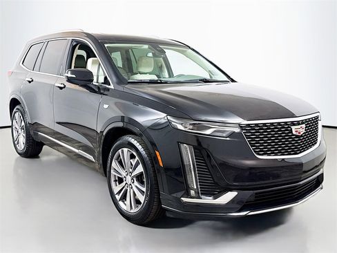 Certified 2025 Cadillac XT6 Premium Luxury image 3
