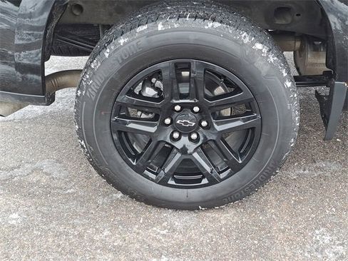 Used 2025 Chevrolet Silverado 1500 Custom image 5