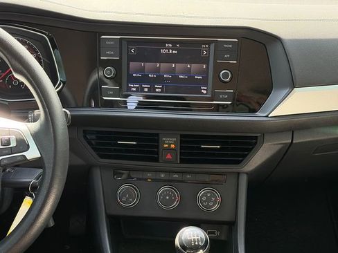 Used 2019 Volkswagen Jetta S FWD image 11