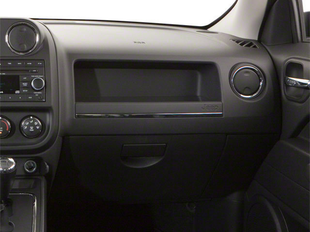 Used 2013 Jeep Patriot Latitude w/ Sun/Sound Group FWD image 18